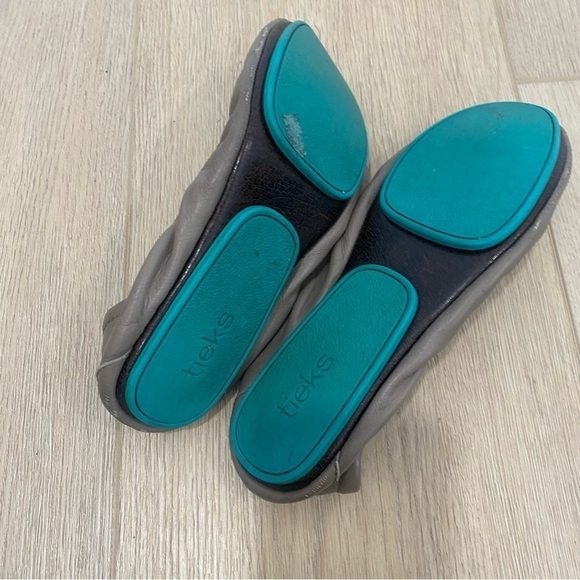 Tieks Taupe Gray Leather Ballet Flats - Picture 6 of 6